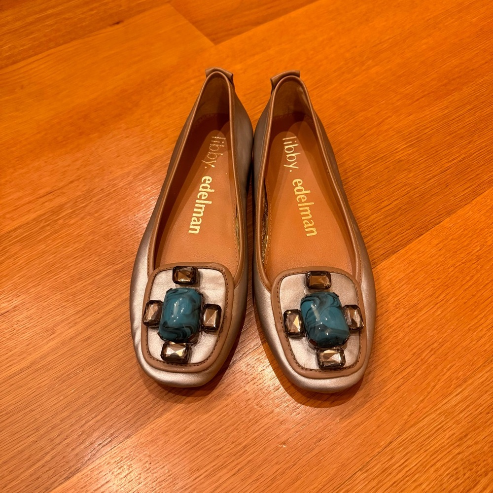 Libby Edelman Metallic Flats with Turquoise look Size 7 1/2 feminine resort wear - Picture 1 of 9